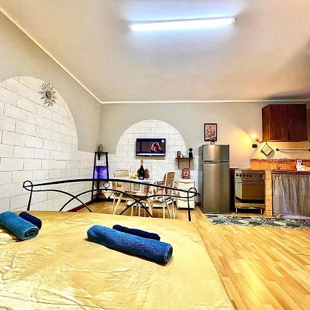 Monolocale Deluxe A 2,7 Km Dal Mare Per 2 Persone Siderno Exterior foto
