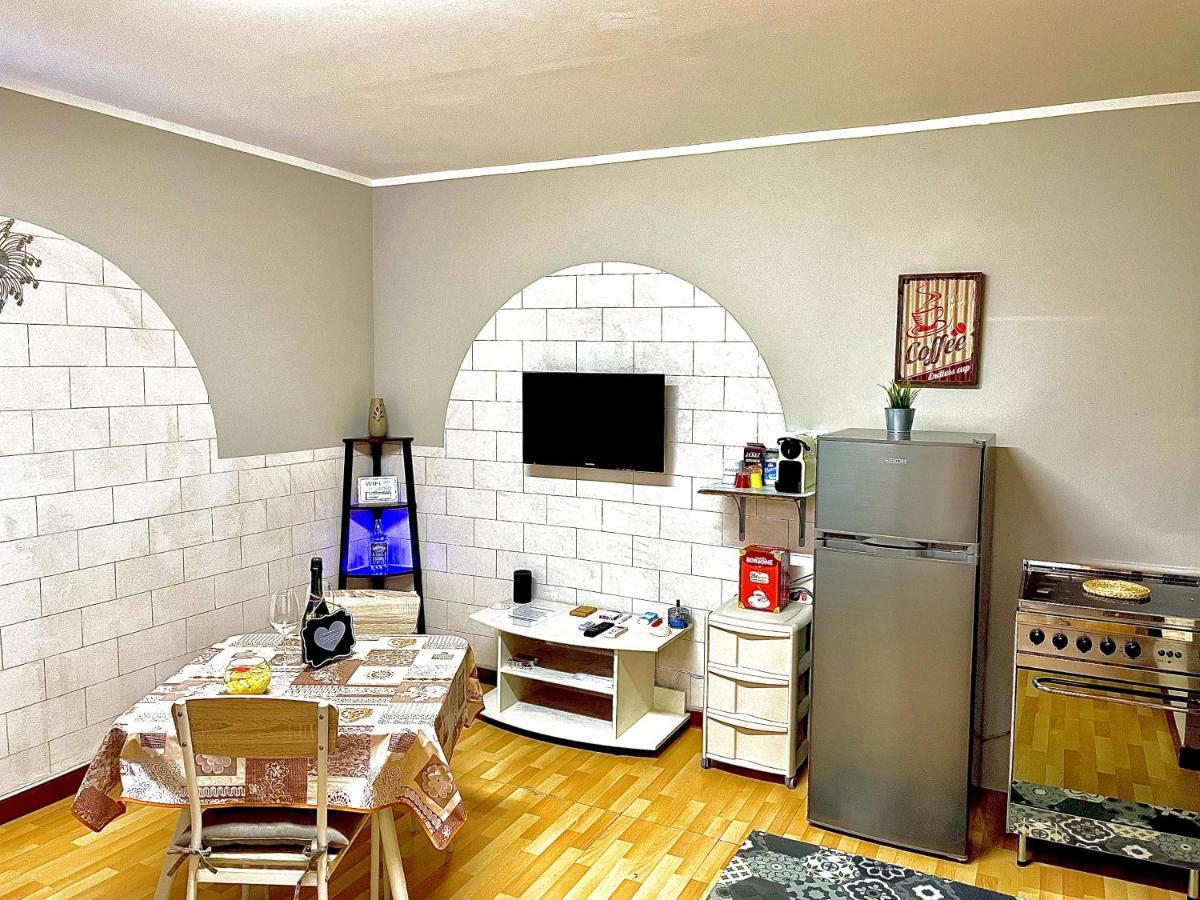 Monolocale Deluxe A 2,7 Km Dal Mare Per 2 Persone Siderno Exterior foto